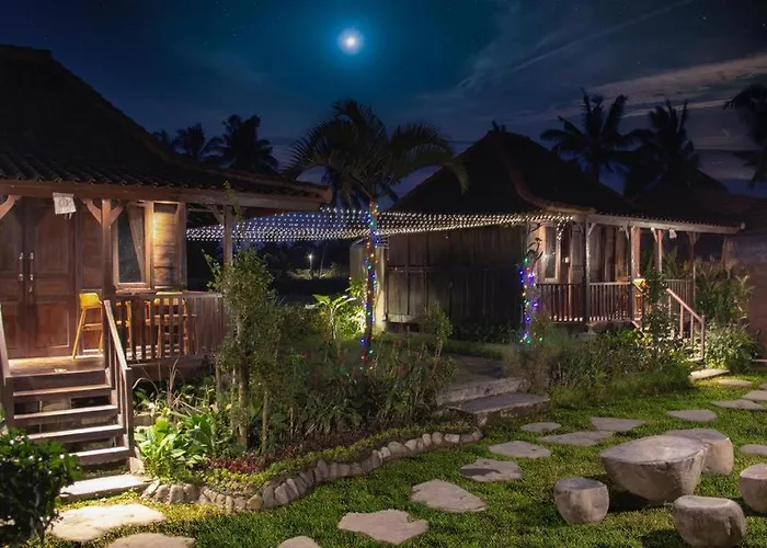 Guest house Pemulan House 3*