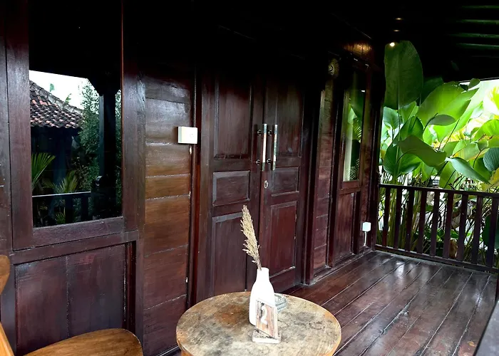 Guest house Pemulan House 3*